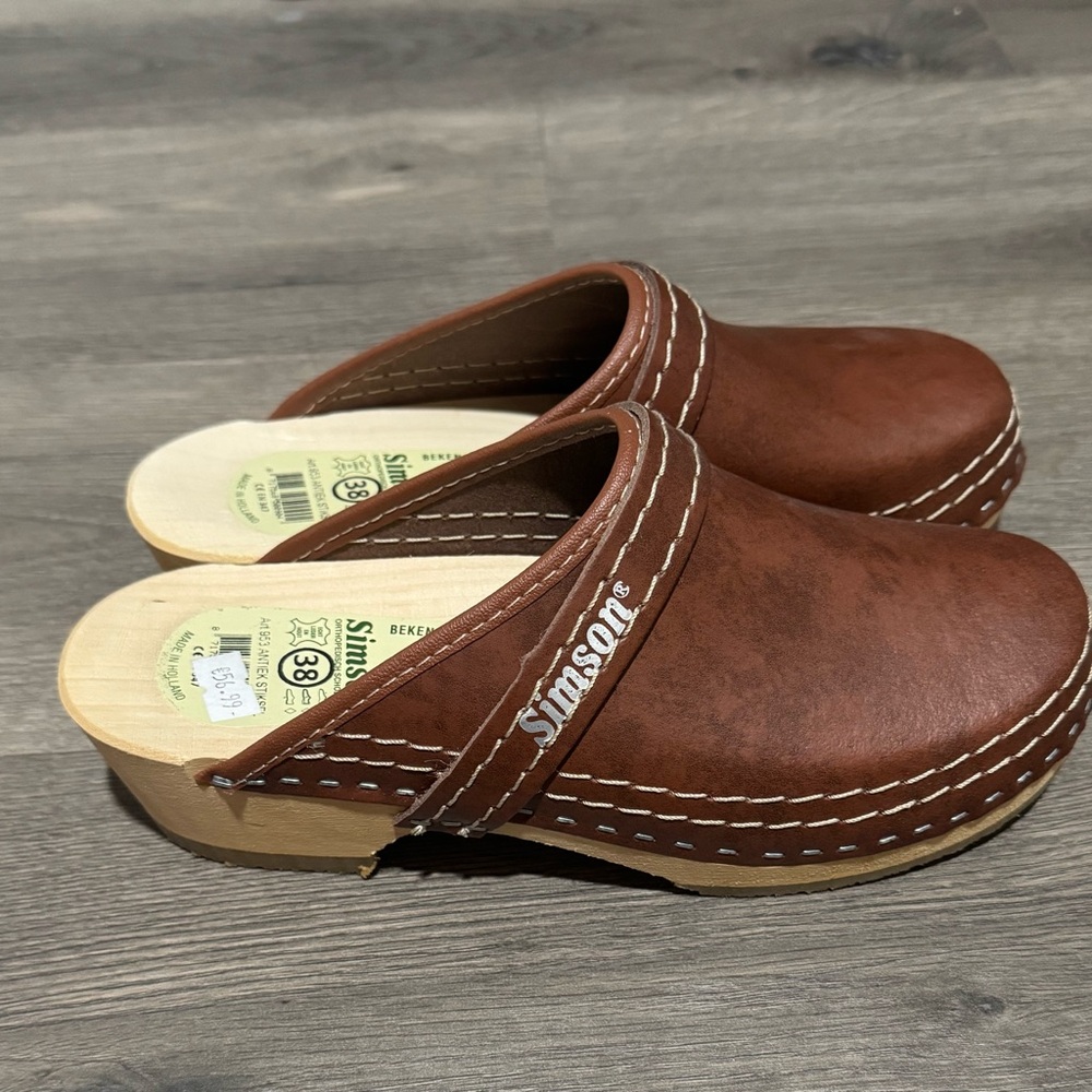 Women's Brown Leather Clogs